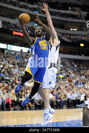 19. November 2012: Golden State Warriors Point Guard Charles Jenkins #22 holt sich einen Korb in der Farbe während eines NBA-Spiels zwischen den Golden State Warriors und den Dallas Mavericks im American Airlines Center in Dallas, TX Golden State besiegte Dallas 105-101 in OT(Credit Image: © Albert Pena/Cal Sport Media/ZUMAPRESS.com) Stockfoto
