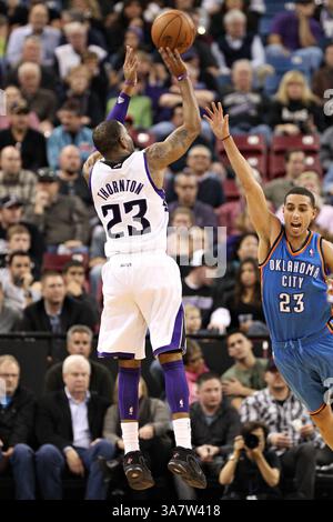 25. Januar 2013 - Sacramento, Kalifornien, USA - der Shooting Guard der Sacramento Kings MARCUS THORNTON (23) schießt während des NBA Basketballspiels zwischen den Oklahoma City Thunder und den Sacramento Kings in der Sleep Train Arena in Sacramento, Kalifornien (Credit Image: © Christopher Trim/ZUMAPRESS.com) Stockfoto