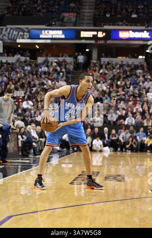 25. Januar 2013 - Sacramento, Kalifornien, USA - Oklahoma City Thunder Shooting Guard KEVIN MARTIN (23) will den Ball während des NBA-Basketballspiels zwischen den Oklahoma City Thunder und den Sacramento Kings in der Sleep Train Arena in Sacramento, Kalifornien, passieren. Oklahoma City Thunder besiegte die Sacramento Kings von 105 bis 95 (Foto: © Christopher Trim/ZUMAPRESS.com) Stockfoto
