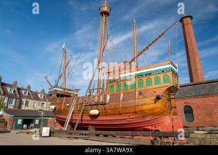 Die Matthew-Replik wird im Bristol-Hafen in Großbritannien gewartet Stockfoto