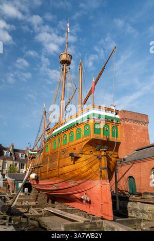 Die Matthew-Replik wird im Bristol-Hafen in Großbritannien gewartet Stockfoto