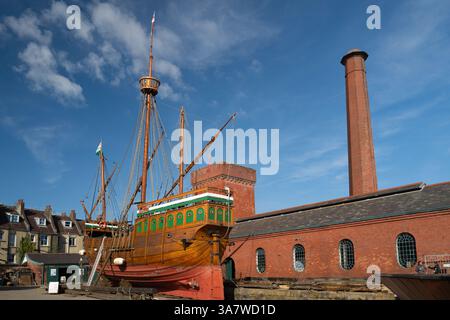 Die Matthew-Replik wird im Bristol-Hafen in Großbritannien gewartet Stockfoto