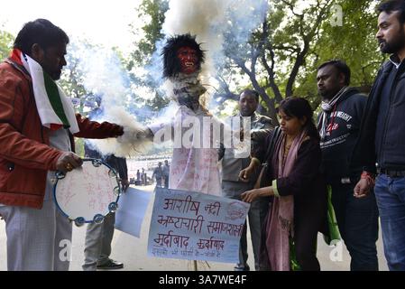 NEW DELHI, INDIEN - 27. JANUAR: OBC-Aktivisten protestieren gegen die umstrittenen Äußerungen von Ashis Nandy. (Kreditbild: © India Today/ZUMAPRESS.com) Stockfoto