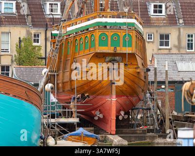 Die Matthew-Replik wird im Bristol-Hafen in Großbritannien gewartet Stockfoto