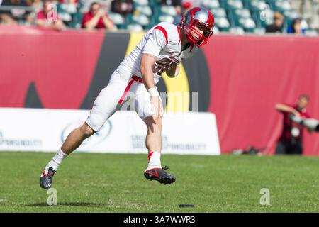 20. Oktober 2012: Anthony DiPaula (96) beobachtet seinen Kick während des NCAA-Spiels zwischen den #15 Rutgers Scarlet Knights und den Temple Owls im Lincoln Financial Field in Philadelphia, Pennsylvania. The Rutgers Scarlet Knights Beat the Temple Ewls, 35-10. (Bild: © Chris Szagola/Cal Sport Media/ZUMAPRESS.com) Stockfoto