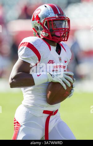 20. Oktober 2012: Rutgers Scarlet Knights Wide Receiver Miles Shuler (14) in Aktion vor dem NCAA-Spiel zwischen den #15 Rutgers Scarlet Knights und den Temple Owls im Lincoln Financial Field in Philadelphia, Pennsylvania. The Rutgers Scarlet Knights Beat the Temple Ewls, 35-10. (Bild: © Chris Szagola/Cal Sport Media/ZUMAPRESS.com) Stockfoto