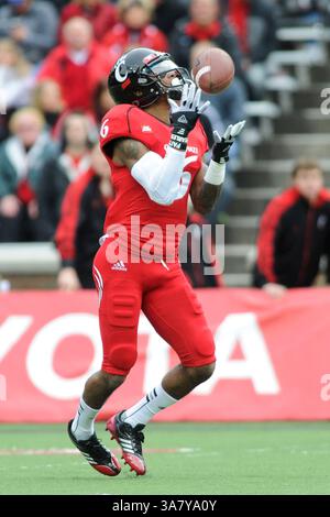 4. November 2012: Cincinncinati, Ohio, USA – Cincinnati Bearcats Wide Receiver Anthony McClung (6) während des Spiels. Cincinnati Bearcats besiegte Syracuse Orange (35–24) im Nippert Stadium in Cincinnati, Ohio. (Bild: © Scott Davis/ZUMAPRESS.com) Stockfoto