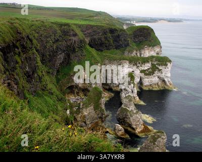 19. August 2011 – Causeway Coast, Nordirland, Großbritannien – entlang der Causeway Coastal Route, einer 120 km langen Straße, die von Belfast nach Londonderry (Derry) führt. (Bild: © Deirdre Hamill/ZUMAPRESS.com) Stockfoto