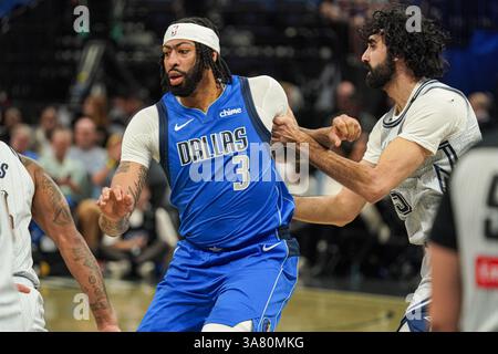 Orlando, Florida, USA, 27. März 2025, Dallas Mavericks Stürmer Anthony Davis #3 im Kia Center. (Foto: Marty Jean-Louis/Alamy Live News Stockfoto