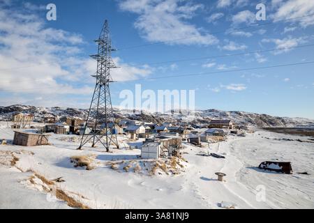 Teriberka ist ein altes Fischerdorf auf der Kola-Halbinsel. Region Murmansk, Russland Stockfoto