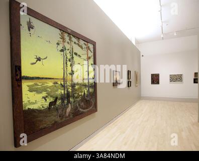 27. März 2013 – West Bend, WI, USA – Ein Werk mit dem Titel Minwabadam, 1998 Made with Oil on Canvas, wurde von Tom Uttech (* Merrill, 1942) erstellt und ist eine Sammlung von Maureen & E.B. Smith Jr., die in der Contemporary Gallery im Museum of Wisconsin Art in West Bend an der Veterans Avenue, 27. März 2013 zu sehen ist. (Bild: © Mike de Sisti/MCT/ZUMAPRESS.com) Stockfoto