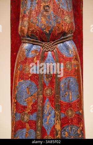 Rock eines Kleides Jesu Christi, Majestät von Batlló, (Cruz de Batlló), 12. Jahrhundert, polychrome Tempera-Holzschnitzerei, garrotxa, MNAC, Barcelona, ​​Cat Stockfoto