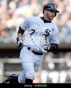 1. April 2013: Chicago, IL, USA – Jeff Keppinger der Chicago White Sox spielt am Montag, 1. April 2013 im US Cellular Field in Chicago, Illinois, im dritten Inning gegen die Kansas City Royals. (Kreditbild: © Scott Strazzante/MCT/ZUMAPRESS.com) Stockfoto
