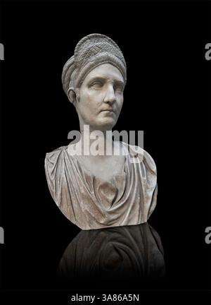 Römische Marmorstatue Kopf der Nichte von Kaiser Trajans, Matilda, 120 n. Chr., hergestellt im Rome British Museum London. inv 1805,7-3.96 Stockfoto