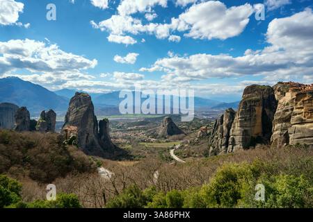 Meteora, altes heiliges Kloster von Rousanos Saint Barbara, Saint Nicholas Anapafsas und Varlaam, UNESCO, Kalabaka, Griechenland Stockfoto