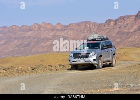 Geländewagen in der Nähe von Agdz, Tal des Flusses Draa, Provinz Zagora, Region Draa-Tafilalet, Marokko Stockfoto
