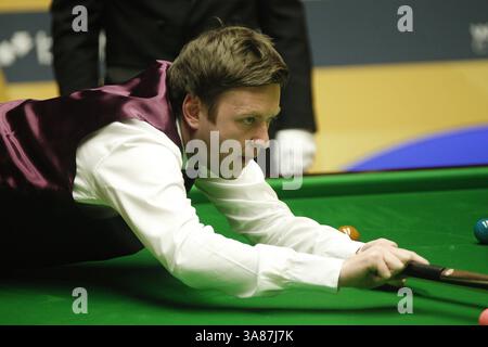 Mai 2013 - 01.05.2013 - SHEFFIELD, ENGLAND - RICKY WALDEN im Viertelfinale der Snooker-Weltmeisterschaft im Crucible Theatre am 1. Mai 2013 in Sheffield, England (Credit Image: © Michael Cullen/ZUMAPRESS.com) Stockfoto