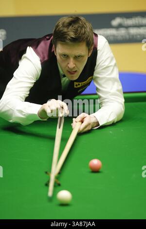 Mai 2013 - 01.05.2013 - SHEFFIELD, ENGLAND - RICKY WALDEN im Viertelfinale der Snooker-Weltmeisterschaft im Crucible Theatre am 1. Mai 2013 in Sheffield, England (Credit Image: © Michael Cullen/ZUMAPRESS.com) Stockfoto