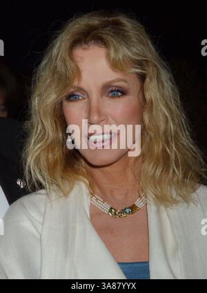 März 2004 - Beverly Hills, CA, USA - 27. März 2004; Beverly Hills, CA, USA; Schauspieler DONNA MILLS während des 27. jährlichen Herzballs "Matters of the Heart" zugunsten der American Heart Association im Beverly Hilton Hotel. Obligatorische Gutschrift: Foto von Laura Farr/AdMedia. (â) Copyright 2004 von Laura Farr Stockfoto