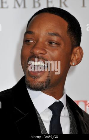 Dezember 2008 – Westwood, CA, USA – 16. Dezember 2008 – Westwood, CA – will Smith. „Seven Pounds“ in Los Angeles Premiere im Mann's Village Theatre. Foto: Byron Purvis/AdMedia Stockfoto
