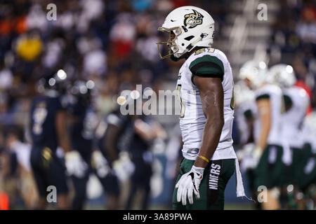 30. September 2017: Charlotte 49ers Wide Receiver Trent Bostick (81) während des NCAA Football Spiels zwischen den Charlotte 49ers und den FIU Panthers im Riccardo Silva Stadium in Miami, Florida. Die FIU Panthers gewannen mit 30:29. Mario Houben/CSM(Kreditbild: &Copy; Mario Houben/CSM via ZUMA Wire) Stockfoto