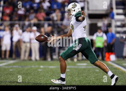 30. September 2017: Tommy Doctor (90) der Charlotte 49ers verteidigt das NCAA Football-Spiel zwischen den Charlotte 49ers und den FIU Panthers im Riccardo Silva Stadium in Miami, Florida. Die FIU Panthers gewannen mit 30:29. Mario Houben/CSM(Kreditbild: &Copy; Mario Houben/CSM via ZUMA Wire) Stockfoto