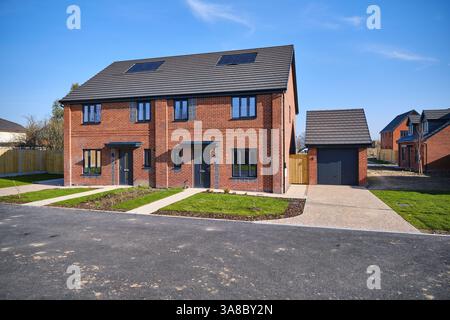 Neu gebaute Häuser zum Verkauf in Großbritannien Stockfoto