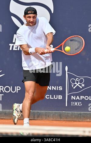 Neapel, Italien. März 2025. Italien, 29. märz 2024: Federico Arnaboldi während des ATP Challenger Napoli Tennis Cup 2025, Italien (Felice de Martino/SPP) Credit: SPP Sport Press Photo. /Alamy Live News Stockfoto
