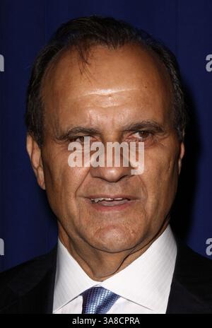 13. November 2009: New York, New York, USA – 13. November 2009 – New York, NY – Joe Torre. 7. Jährliche Gala der Joe Torre Safe at Home Foundation. Foto: Paul Zimmerman/AdMedia Stockfoto
