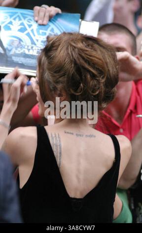 Juni 2007 – New York, NY, USA – 13. Juni 2007 – New York City, New York – Angelina Jolie. "Ein mächtiges Herz" im Ziegfeld Theater. Foto: Bill Lyons/AdMedia *** örtlicher Titel Stockfoto