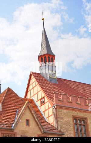 Oben auf dem alten Rathaus in Göttingen Stockfoto