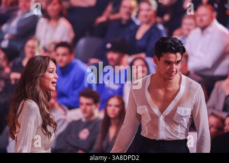 Köln, Deutschland. März 2025. Diego Pooth, Influencer, und seine Mutter Verona Pooth sprechen in der RTL-Tanzshow „Let's Dance“ im Coloneum. Quelle: Rolf Vennenbernd/dpa/Alamy Live News Stockfoto