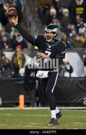 20. Dezember 2015: Sam Bradford (7), Quarterback der Philadelphia Eagles, wirft einen Pass während des NFL-Spiels zwischen den Arizona Cardinals und den Philadelphia Eagles im Lincoln Financial Field in Philadelphia, Pennsylvania. Die Arizona Cardinals gewannen mit 40:17. Die Arizona Cardinals nehmen die NFC West Division an. Christopher Szagola/CSM(Bild: © Christopher Szagola/CSM via ZUMA Wire) Stockfoto