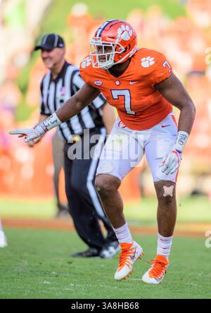 Clemson Defensive End Austin Bryant (7) während des NCAA College Football Spiels zwischen Boston College und Clemson am Samstag, 23. September 2017 im Memorial Stadium in Clemson, SC. Jacob Kupferman/CSM(Kreditbild: &Copy; Jacob Kupferman/CSM via ZUMA Wire) Stockfoto
