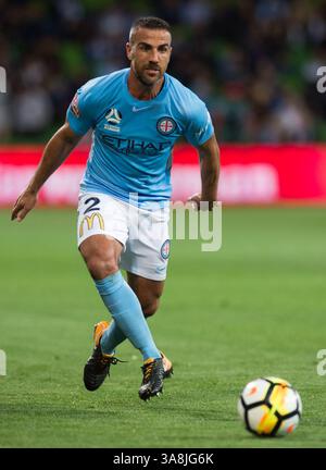 Oktober 2017 – Melbourne, Victoria, Australien – Melbourne, Victoria, Australien: Emmanuel Muscat (#2) aus Melbourne City im 1. Runde Spiel zwischen Melbourne City und Brisbane Roar im AAMI Park in Melbourne, Australien während der australischen A-League-Saison 2017/2018. (Kreditbild: © Theo Karanikos via ZUMA Wire) Stockfoto