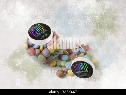 Mit Cannabis angereicherte Süßigkeiten, konzeptuelles Bild. Stockfoto