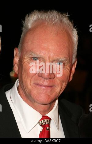 Oktober 2006 – Los Angeles, CA, USA – 06. Oktober 2006 – Los Angeles, Kalifornien. Malcomb McDowell. Das Jules Verne Adventure Film Festival and Exposition wird im Shrine Auditorium eröffnet. Foto: Byron Purvis/AdMedia Stockfoto