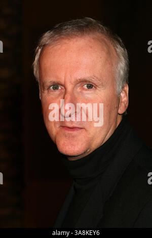 Oktober 2006 – Los Angeles, CA, USA – 06. Oktober 2006 – Los Angeles, Kalifornien. James Cameron. Das Jules Verne Adventure Film Festival and Exposition wird im Shrine Auditorium eröffnet. Foto: Byron Purvis/AdMedia Stockfoto