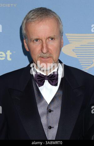Februar 2004 – Hollywood, CA, USA – 18. Februar 2004; Hollywood, CA, USA; Regisseur JAMES CAMERON während der 2. jährlichen Visual Effects Society Awards im Hollywood Palladium. Obligatorische Gutschrift: Foto von Laura Farr/AdMedia. (â) Copyright 2003 von Laura Farr Stockfoto