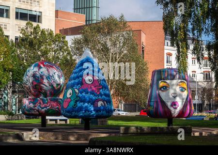 Belfast Co. Antrim Northern Ireland September 30 2018 - das berühmte Wahrzeichen der Belfast Bojen, dann wurden sie übermalt und zur Titanic Mile verlegt Stockfoto