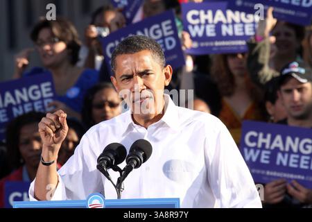 11. Oktober 2008 - Philadelphia, Pennsylvania, USA - 11. Oktober 2008 - Philadelphia, Pennsylvania - Kandidat der Demokratischen Partei der USA, Senator Barack Obama, spricht bei einer Kundgebung auf der Progress Plaza. Foto: Paul Zimmerman/AdMedia Stockfoto