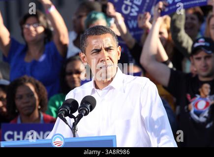 11. Oktober 2008 - Philadelphia, Pennsylvania, USA - 11. Oktober 2008 - Philadelphia, Pennsylvania - Kandidat der Demokratischen Partei der USA, Senator Barack Obama, spricht bei einer Kundgebung auf der Progress Plaza. Foto: Paul Zimmerman/AdMedia Stockfoto