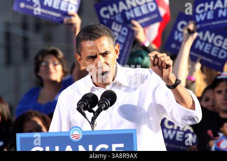 11. Oktober 2008 - Philadelphia, Pennsylvania, USA - 11. Oktober 2008 - Philadelphia, Pennsylvania - Kandidat der Demokratischen Partei der USA, Senator Barack Obama, spricht bei einer Kundgebung auf der Progress Plaza. Foto: Paul Zimmerman/AdMedia Stockfoto