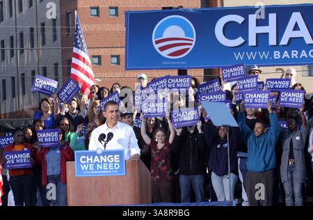 11. Oktober 2008 - Philadelphia, Pennsylvania, USA - 11. Oktober 2008 - Philadelphia, Pennsylvania - Kandidat der Demokratischen Partei der USA, Senator Barack Obama, spricht bei einer Kundgebung auf der Progress Plaza. Foto: Paul Zimmerman/AdMedia Stockfoto