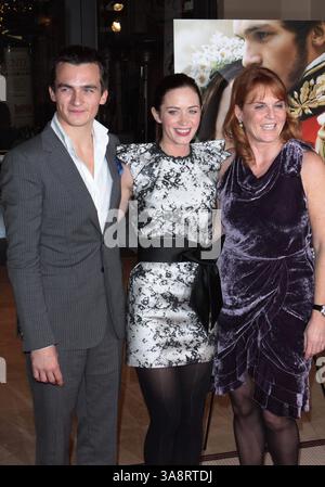 Dezember 2009 – Los Angeles, Kalifornien, USA – 3 2009 – Los Angeles, Kalifornien – Rupert Friend, Emily Blunt, Sarah Ferguson Duchess of York. "The Young Victoria" - die US-Premiere veranstaltete die Pacific Theatres The Grove . Foto: T.. Conrad/AdMedia (Bild: © T. Conrad/AdMedia via ZUMA Wire) Stockfoto