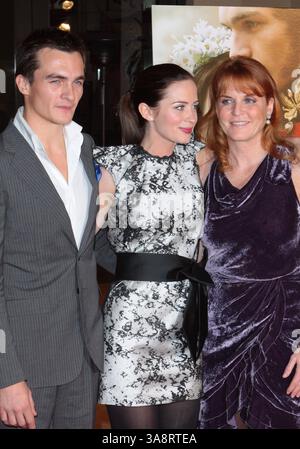 Dezember 2009 – Los Angeles, Kalifornien, USA – 3 2009 – Los Angeles, Kalifornien – Rupert Friend, Emily Blunt, Sarah Ferguson Duchess of York. "The Young Victoria" - die US-Premiere veranstaltete die Pacific Theatres The Grove . Foto: T.. Conrad/AdMedia (Bild: © T. Conrad/AdMedia via ZUMA Wire) Stockfoto