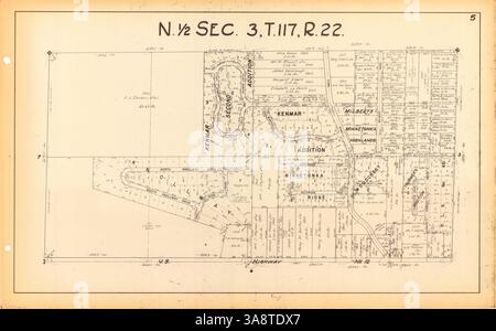 Dieser atlas enthält detaillierte Karten von Minnetonka Village mit Abschnitten zum Eigentum, Abschnittslinien, Eisenbahnstrecken und einem Index zu Erweiterungen, die wertvolle historische Zusammenhänge für die Entwicklung des Dorfes bieten. Stockfoto