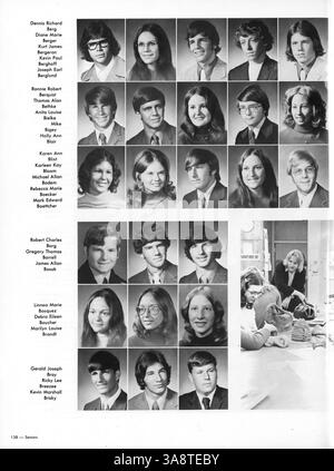 Die 1973 erschienene Ausgabe von Talons von der Cooper High School enthält detaillierte Berichte über die Aktivitäten der Schüler, akademische Leistungen, sportliche Leistungen und Club-Highlights während des Schuljahres 1972-1973. Stockfoto
