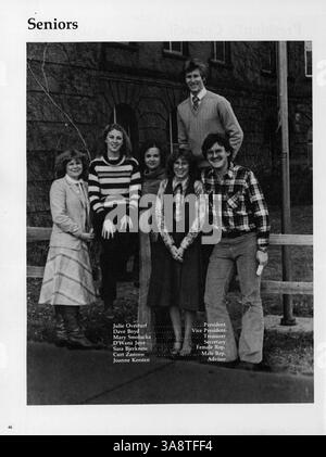 Dieses Jahrbuch 1981 feiert den 50. Jahrestag des North Central Bible College und erfasst bedeutende akademische und außerschulische Veranstaltungen, das Leben von Studenten und Lehrkräften aus dem akademischen Jahr 1980-1981. Stockfoto