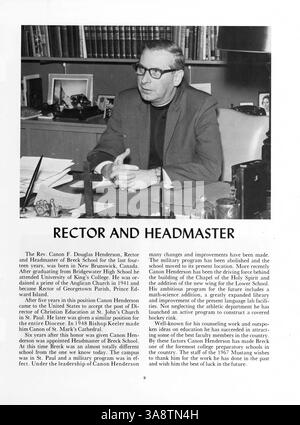 Die Ausgabe 1967 des Mustang Jahrbuchs der Breck School beleuchtet die Schülerschaft, die Fakultät, die Leichtathletik, außerschulische Aktivitäten und Veranstaltungen aus dem akademischen Jahr 1966-1967. Das Jahrbuch bietet eine umfassende Momentaufnahme des Studierendenlebens in dieser Zeit. Stockfoto
